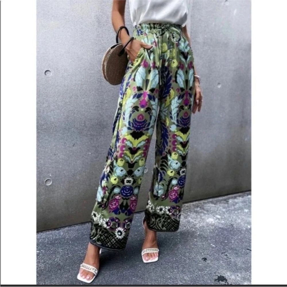 Floral Patterned Wide-Leg Pants